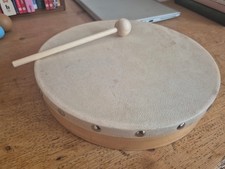 Orffsche Instrumente, Tambourine, Trommel, Triangle und 3 Shaker 