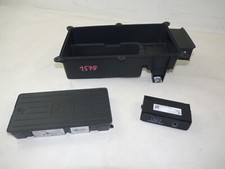 Audi A4 8W B9 16 Stecker AUX IN Wireless Charger Halterung Handy Ladestation