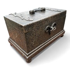 Barock Eisentruhe Eisenkassette Kriegskasse Kassette wohl um 1800  Rarität selte