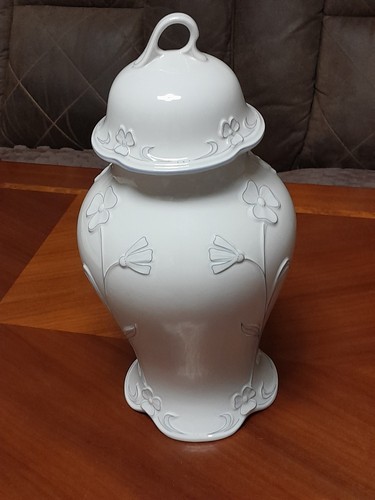 Porzellan vase mit deckel - porzellan,
