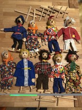 9 Marionetten aus Holz