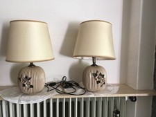 2 tolle Nachttischlampen.Fuß
