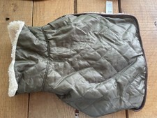 H&M Hunde-Regenmantel Hundemantel gefüttert olivgrün Gr. S für kleine Hunde ?