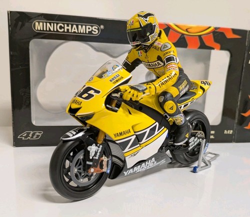 Minichamps yamaha valentino - minichamps,