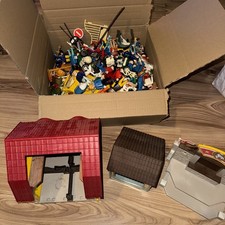 Playmobil Konvolut 3,2kg - über 30 Figuren - Pferde, Teil von Gebäuden etc.