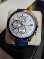 Tommy Hilfiger Multi Zifferblatt Quarz Uhr für Herren mit Blaues Silikonarmband