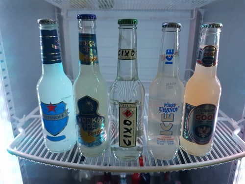 Flaschen sammlung alkopops