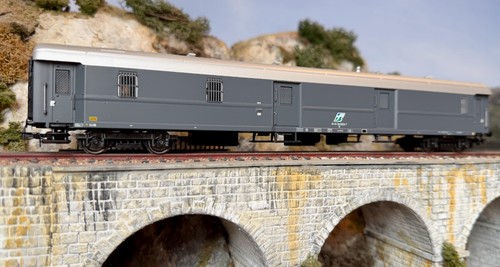 Rivarossi hr4270 postwagen - rivarossi,