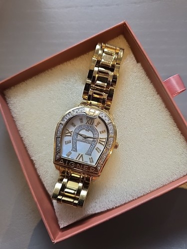 Damen armbanduhr mit - mit, goldenem