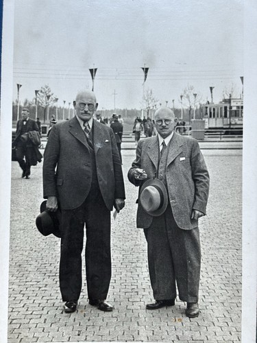 Foto männer straßenbahn - männer,