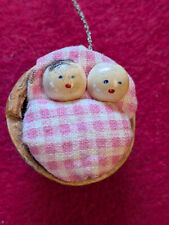 alter Christbaumschmuck, Weihnachtsschmuck, Kinderbettchen in Walnuss, Vintage