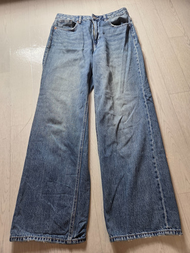 Lange jeanshose mit - lange, weitem