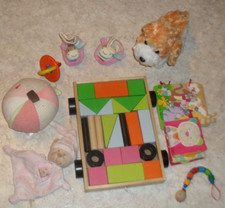 Großes Babypaket - 9 Teile - Holzbausatz, bellender Hund, Rasselball, etc