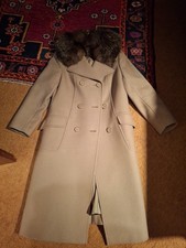 Echtpelzkragen-Mantel beige