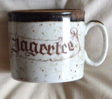 Jagertee Tasse saufen Alkohol Österreich Skihaserl Apres Ski Kult antik