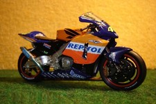 1:22 Honda RC211V V Rossi 46 Repsol 2002 PROTAR 00140
