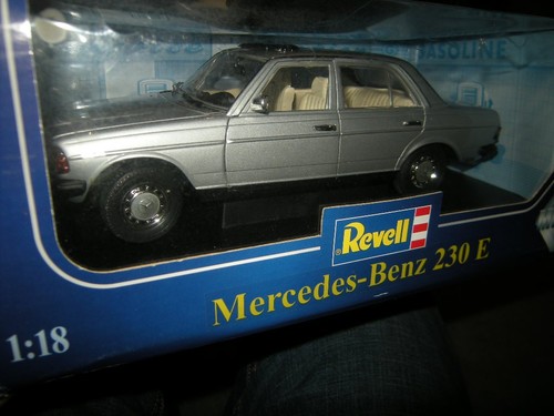 Revell mercedes benz - 1:18,