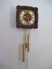 Wanduhr mit pendel schlagwerk - wanduhr, pendel,