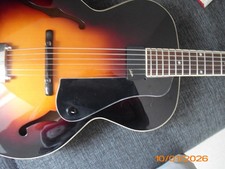Jazzgitarre Archtop Floating