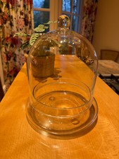 Gloche mit Glasteller