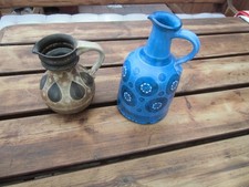 Thoms Keramik Handarbeit. 2 Krüge. Blau und Braun. Henkelkrüge