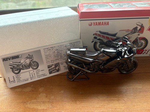 Yamaha rzv500r miniaturmodell - yamaha,