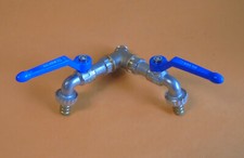 Doppel Hahn Doppelventil Wasserhahn Auslaufhahn Verteiler # 9084375 + # 8200165