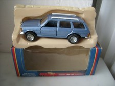Dickie Mercedes-Benz W123