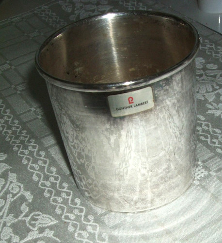 Silberer metallbehälter - silberer,