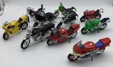 Motorrad-Sammlung mit 10 verschiedenen im Maßstab 1:18