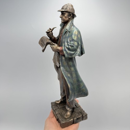 Sherlock holmes bronze - sherlock,
