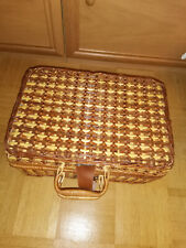 Picknick-Korb. Maße ca. 39 x 19 cm. Ohne Inhalt. Leer