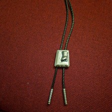 Bolo Tie Westernkrawatte Lederkordel Line Dance Cowboystiefel