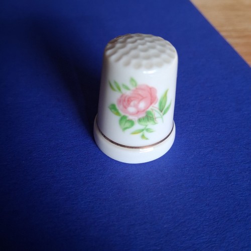 Alter porzellan fingerhut mit - alter,