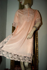 Entzückendes NYLON Negligee