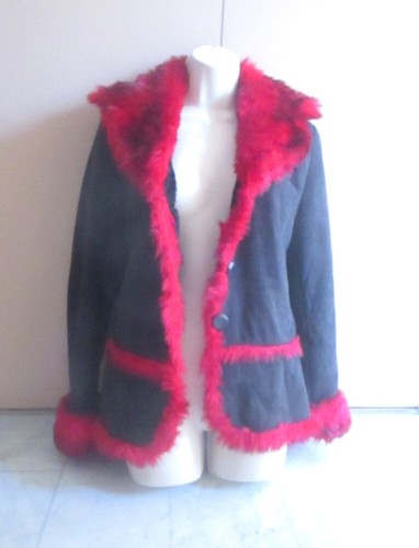 Jacke schwarz rot aus