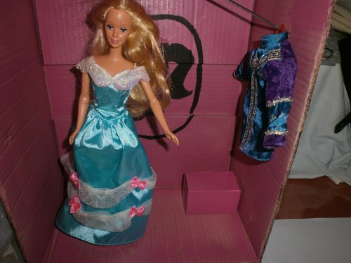 Barbie belle bois dormant - belle, au