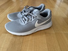 Nike Hallenschuhe Gr.42 grau weiße Sohle Turnschuhe