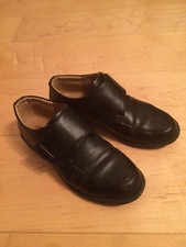 Schicke schwarze Kinderschuhe