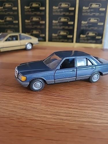 Nzg mercedes benz modell - 1:35,
