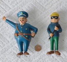2x vintage PVC Figur (Pipi Langstrumpf, DDR?) Polizist + Ganove