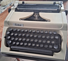Erika Reiseschreibmaschine 