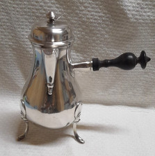 ALTE SCHOKOLADENDOSE AUS METALL SILBER SEITENGRIFF