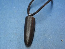 Seltenes Fossil Pendel / Anhänger, Donnerkeil / Belemnit 4x1,5,cm, mit Kordel