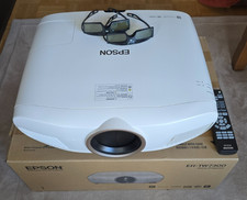 Epson EH-TW7300 3D- und 4K-fähiger Heimkino-Beamer Projektor
