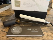 ghd Platinum Plus + Haarglätter & Professioneller Styler in Weiß