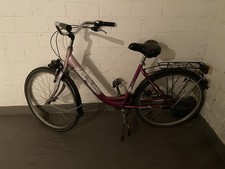 Damenfahrrad 26 Zoll mit Gepäckträger Defekter Reifen