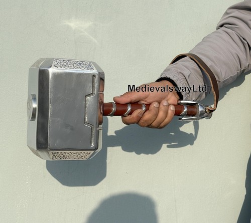 Thors hammer mjolnir - thors,