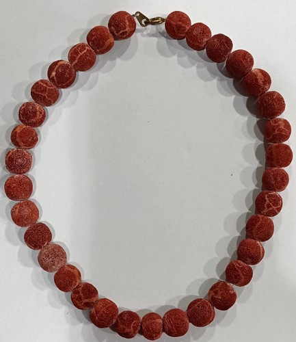 Roter halsanhänger aus echter - aus,