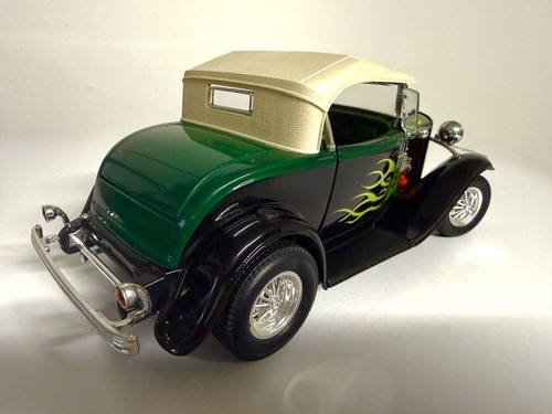 Ford roadster street rod - 1:18,